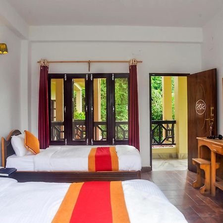 Hotel Chitwan Park Village Sauraha Dış mekan fotoğraf