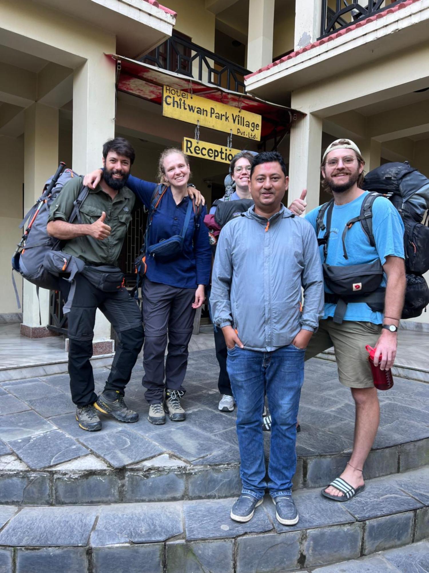 Hotel Chitwan Park Village Sauraha Dış mekan fotoğraf