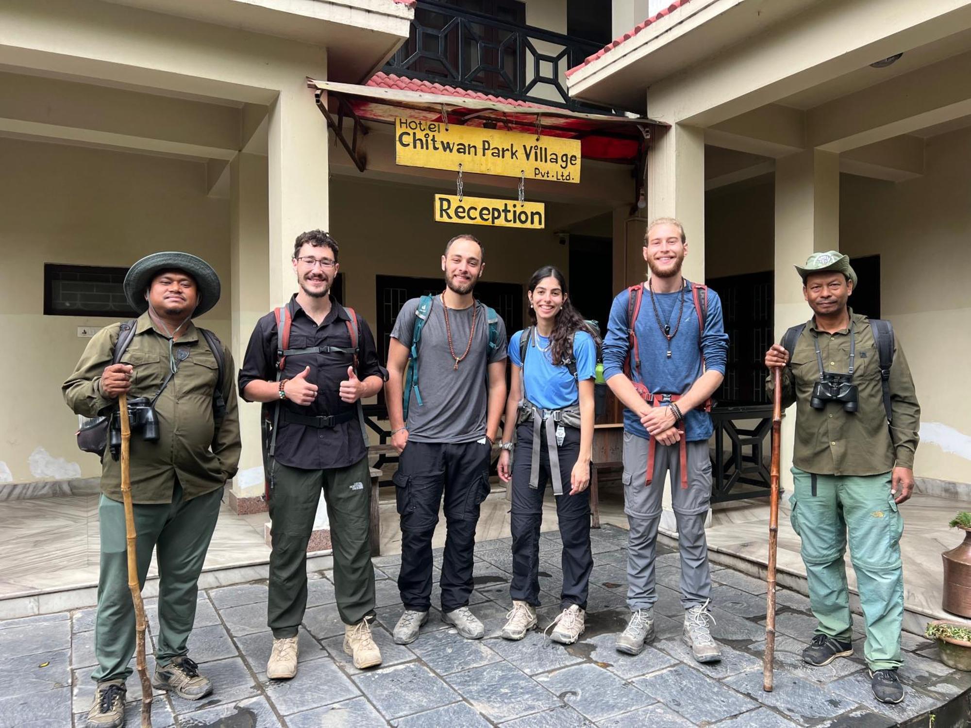 Hotel Chitwan Park Village Sauraha Dış mekan fotoğraf